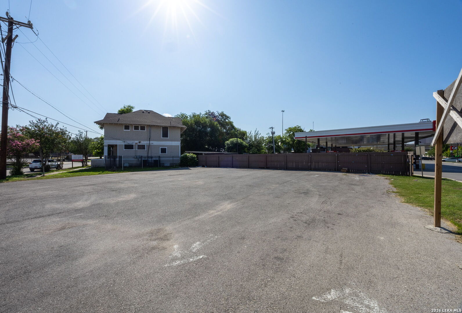 302 W Euclid