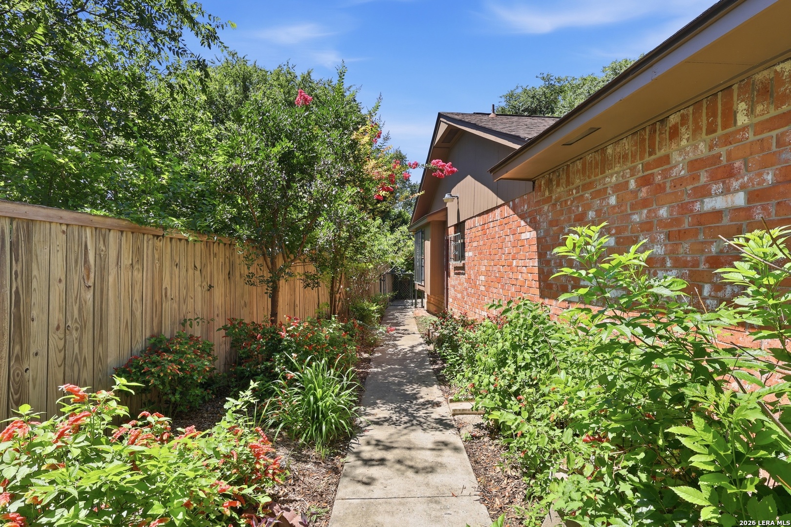 6114 UPWOOD DR