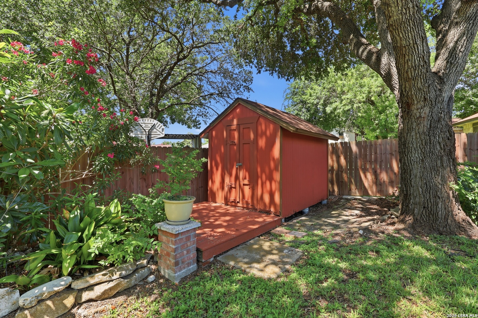 6114 UPWOOD DR