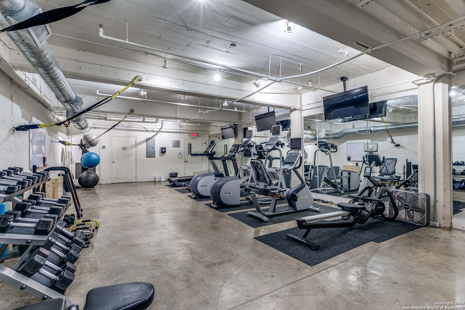 1401 S Flores St 206