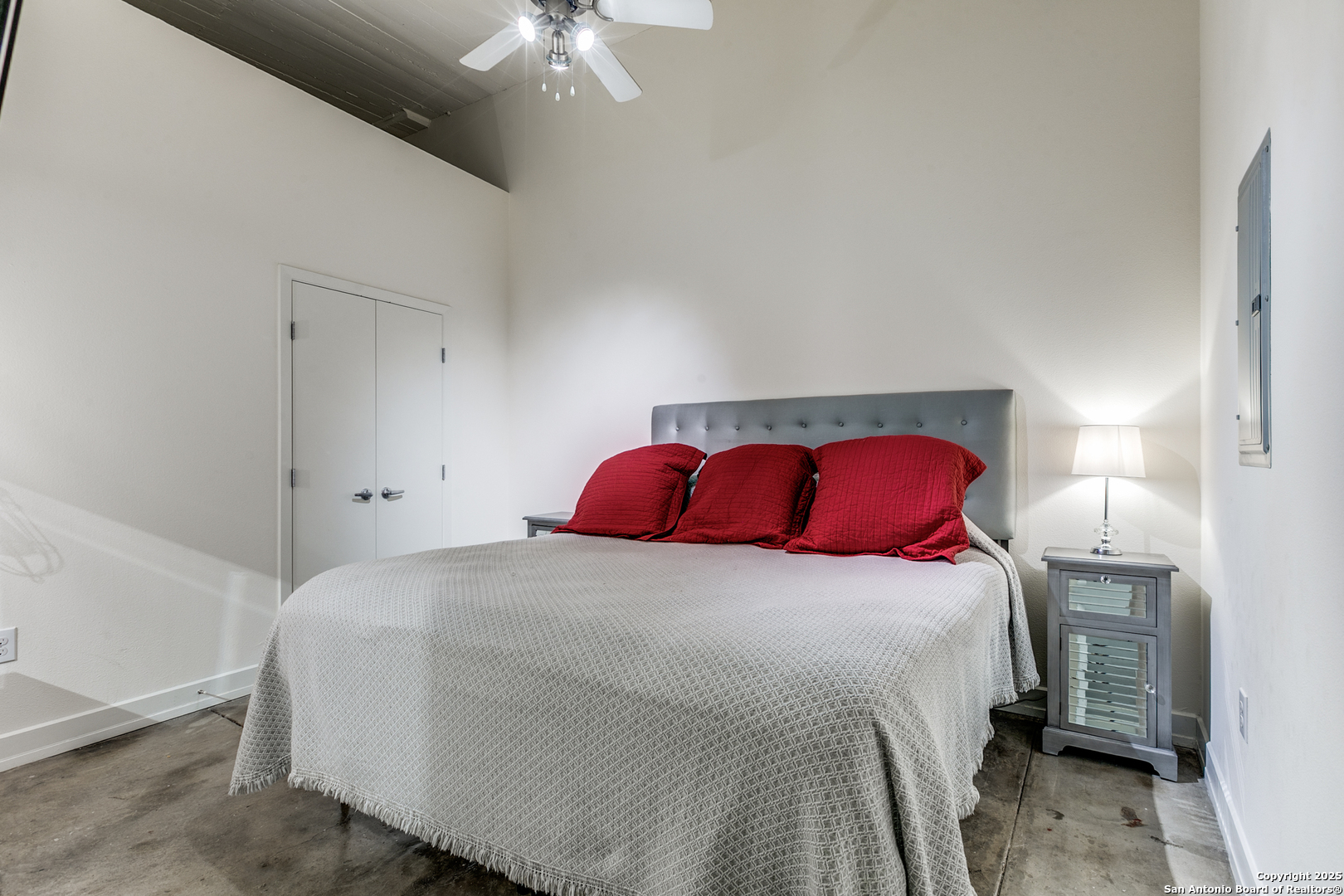 1401 S Flores St 206