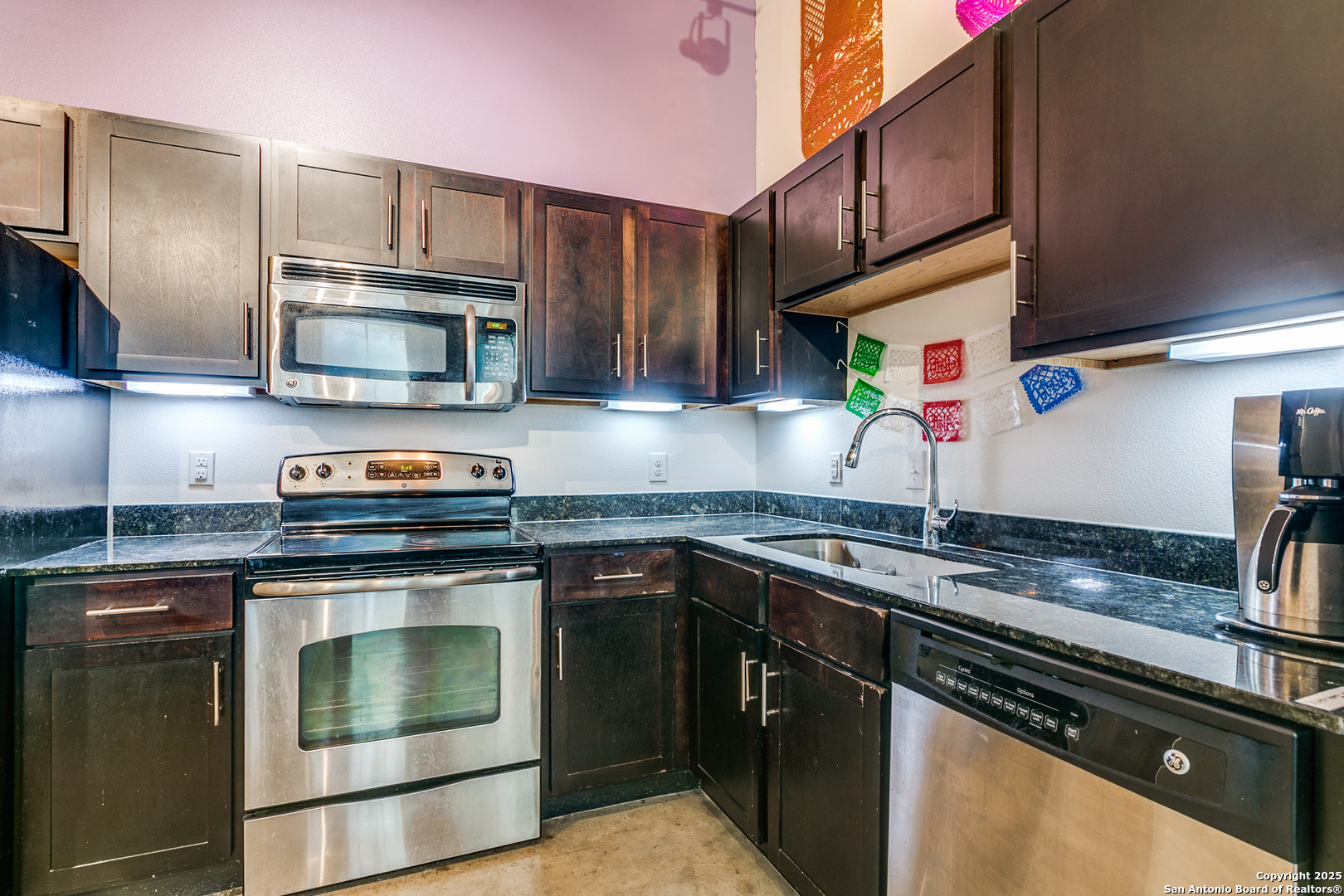 1401 S Flores St 206