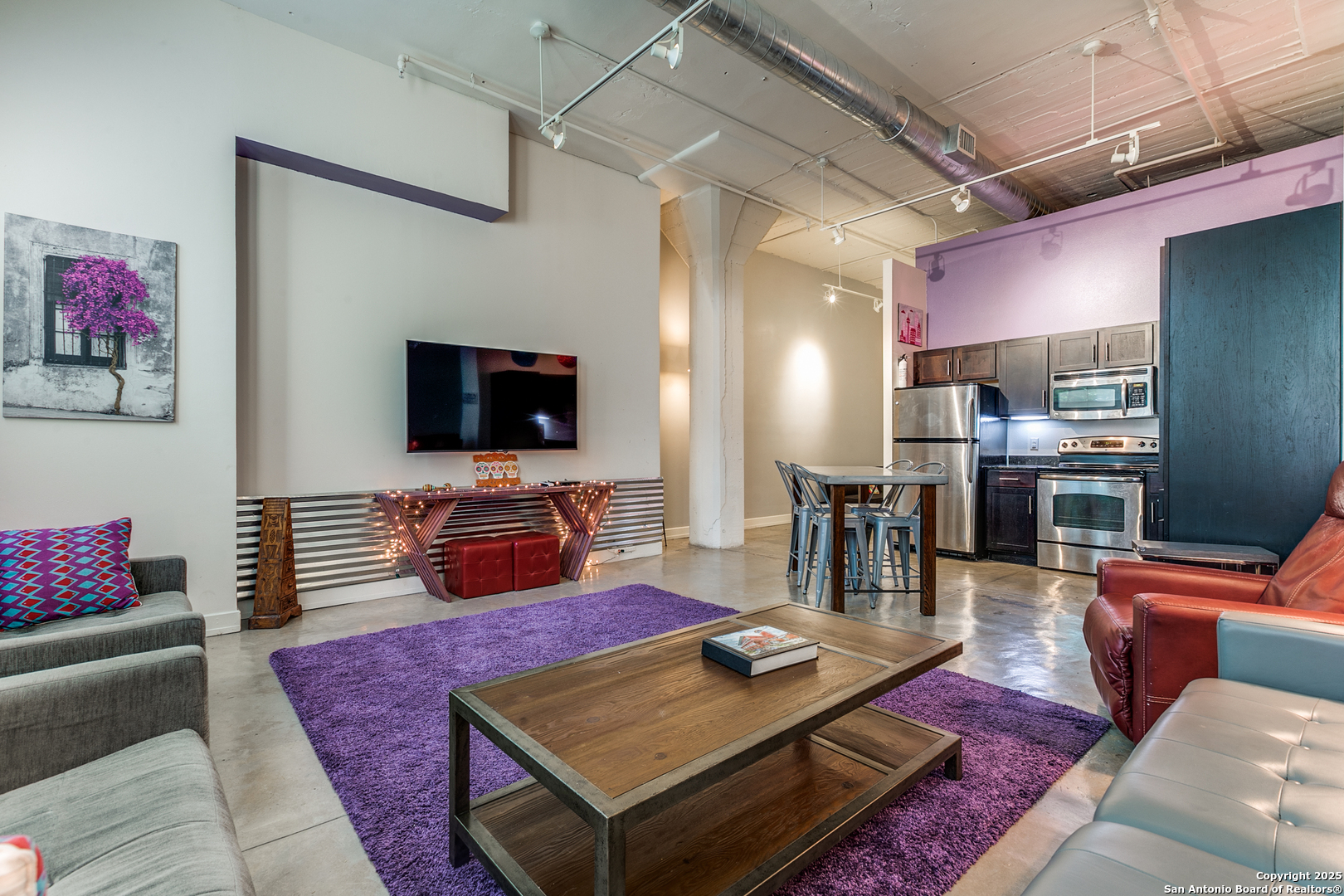 1401 S Flores St 206