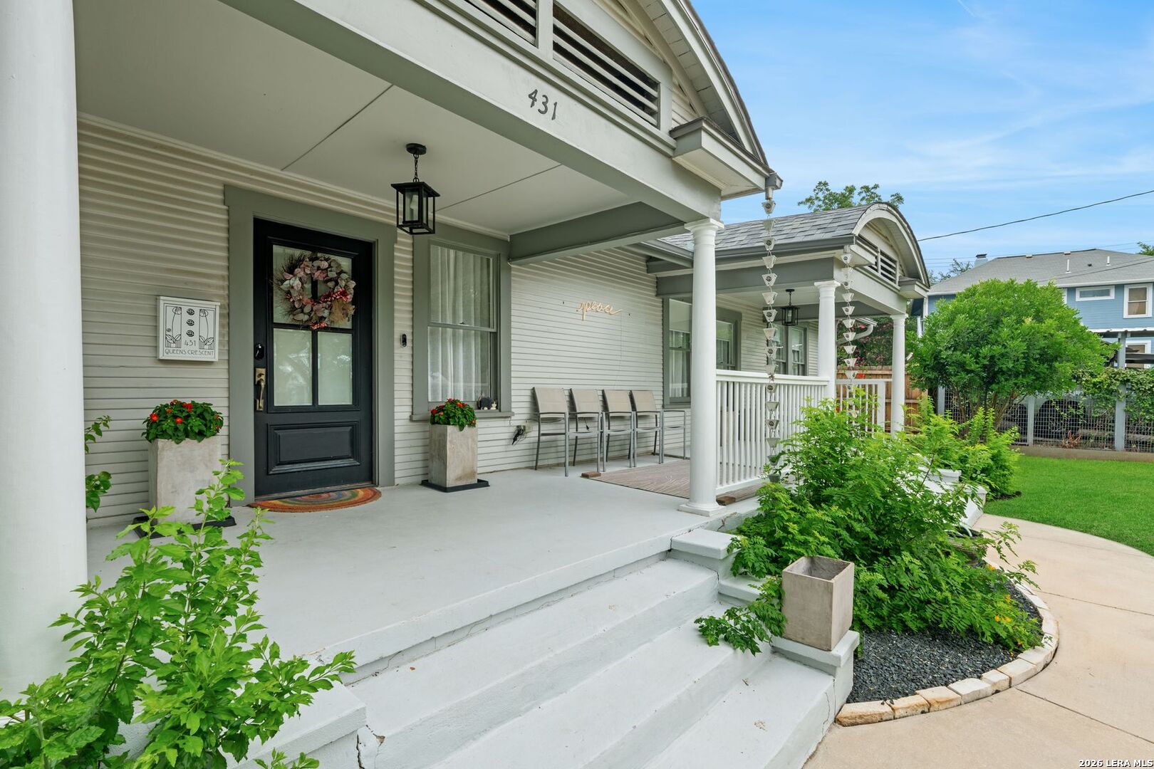 431 Queens Crescent St