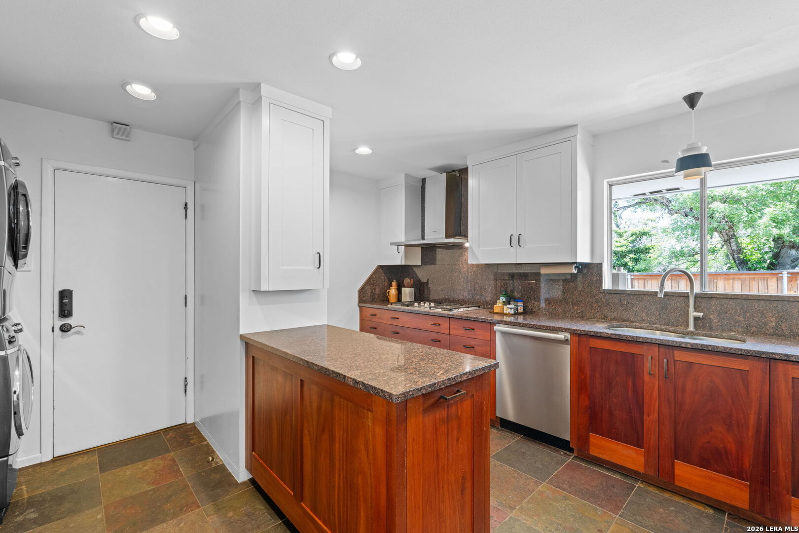 279 ROCKHILL DR