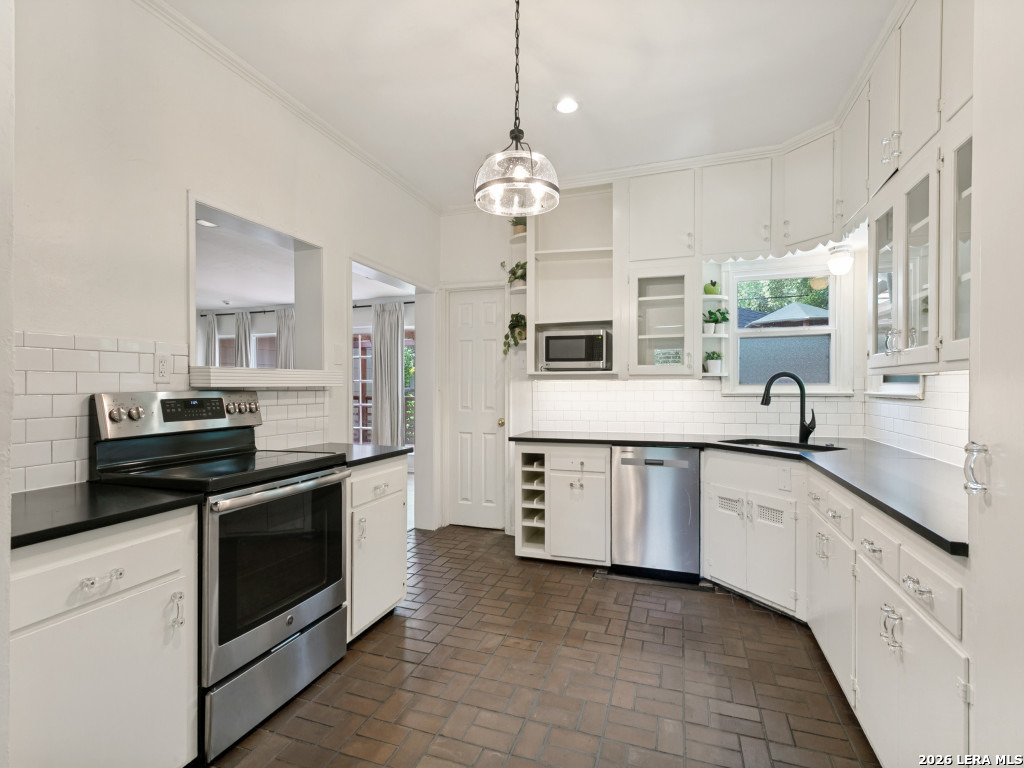 338 Garraty Rd