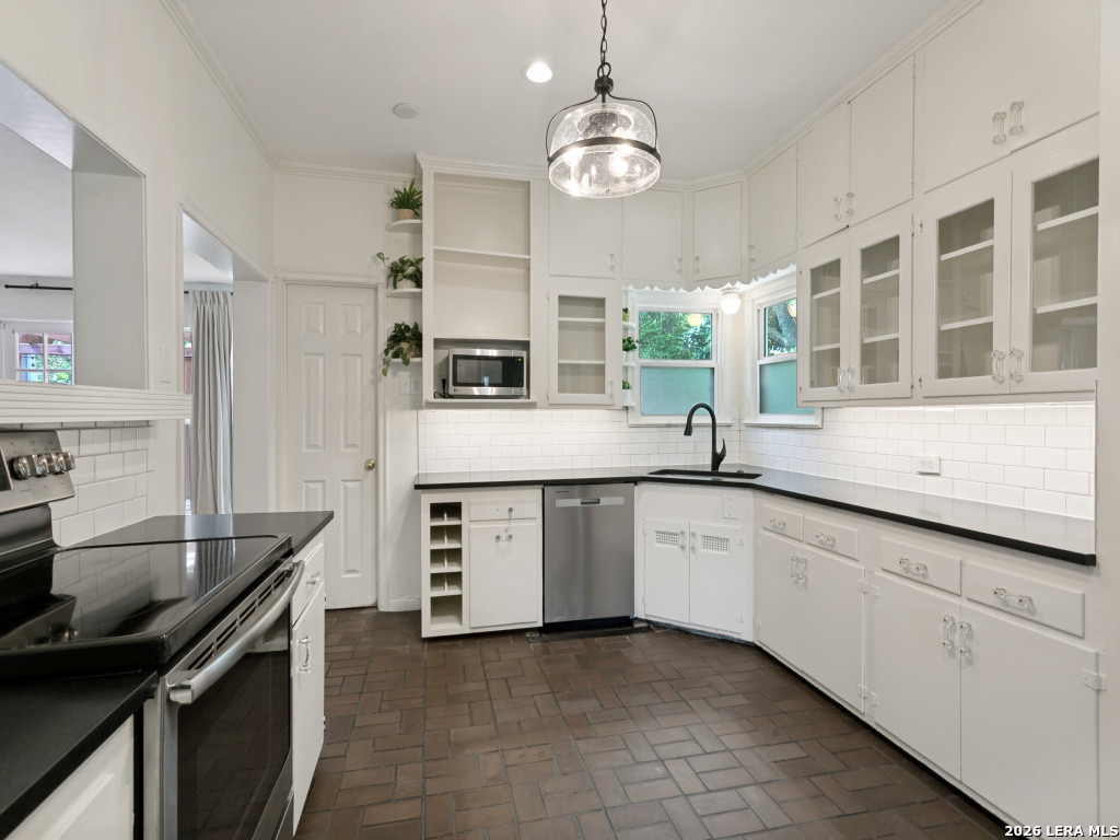 338 Garraty Rd