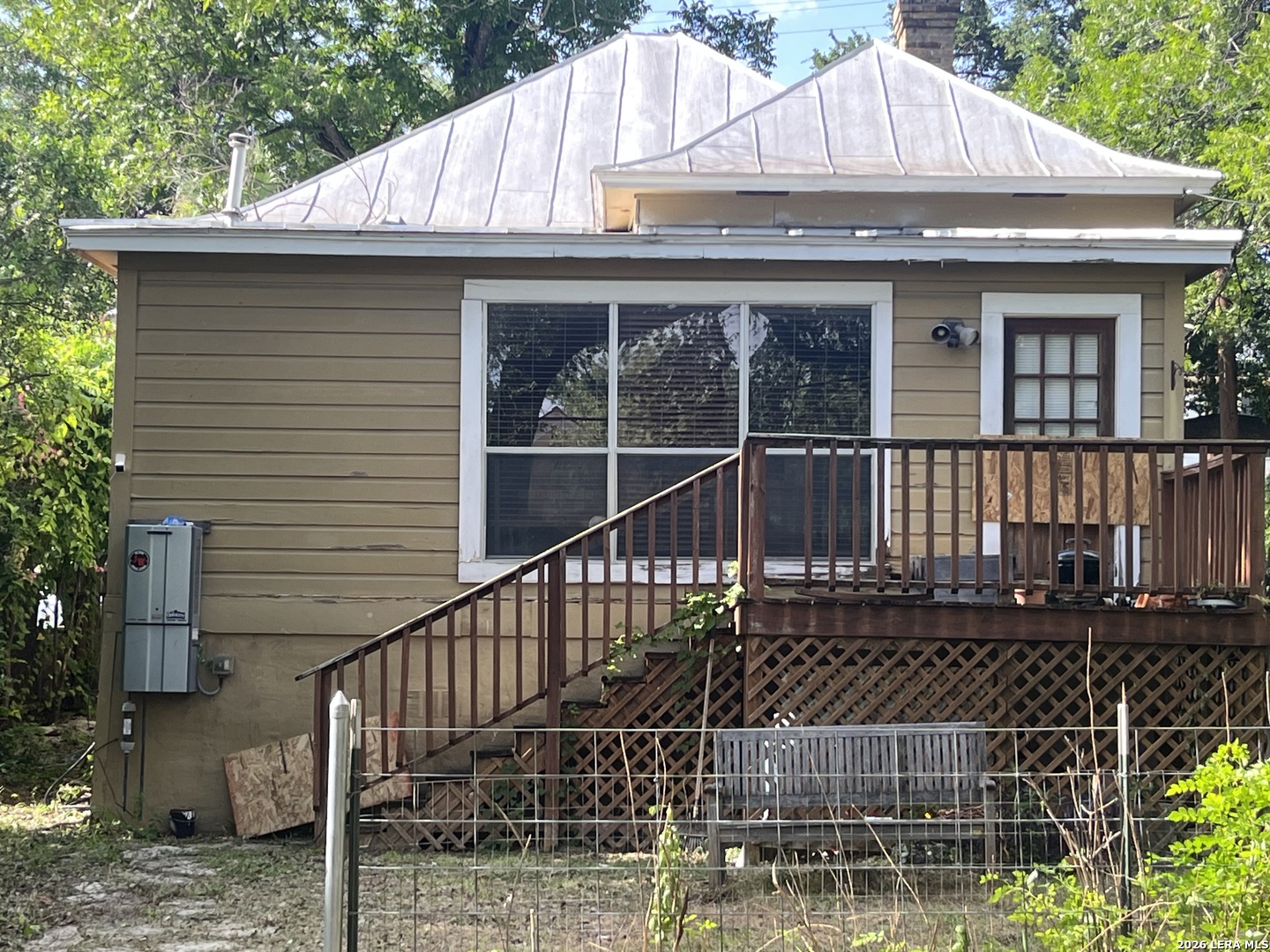 432 W WOODLAWN AVE