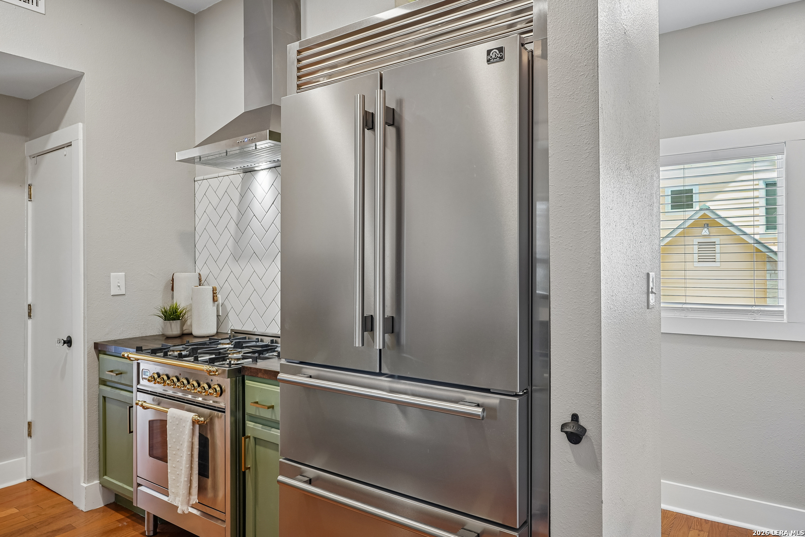 400 E GUENTHER ST Unit: 2202