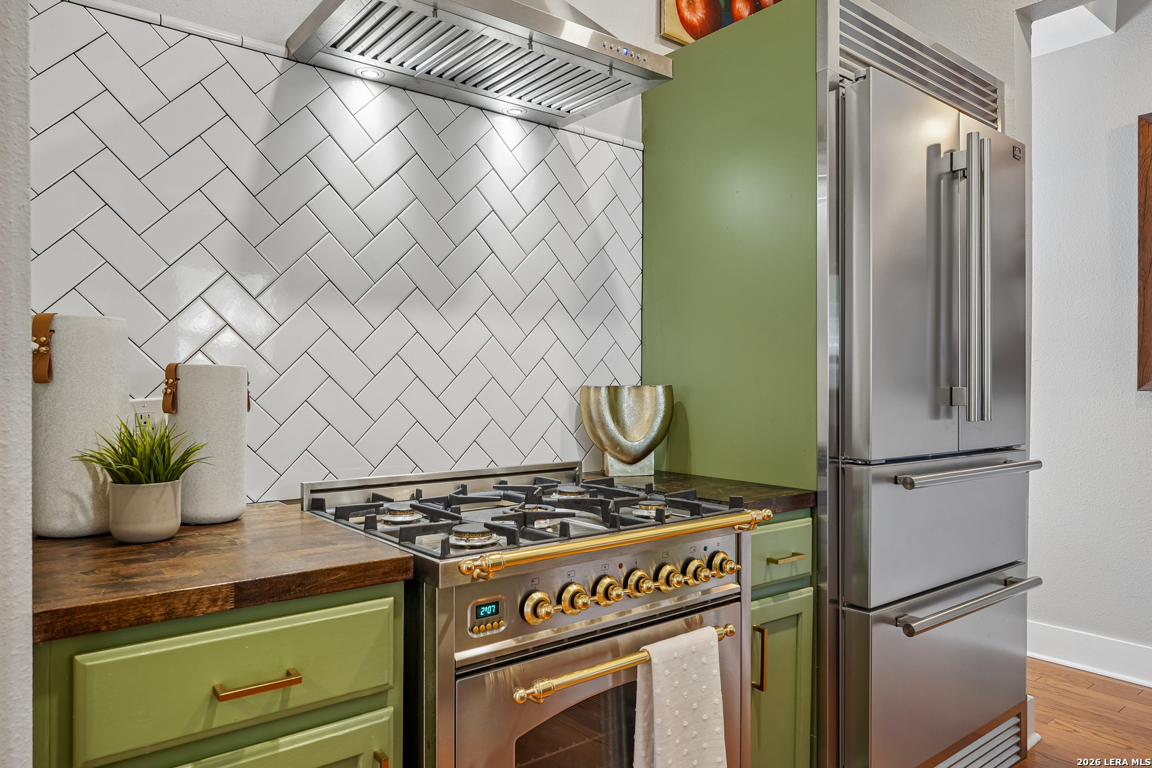 400 E GUENTHER ST Unit: 2202