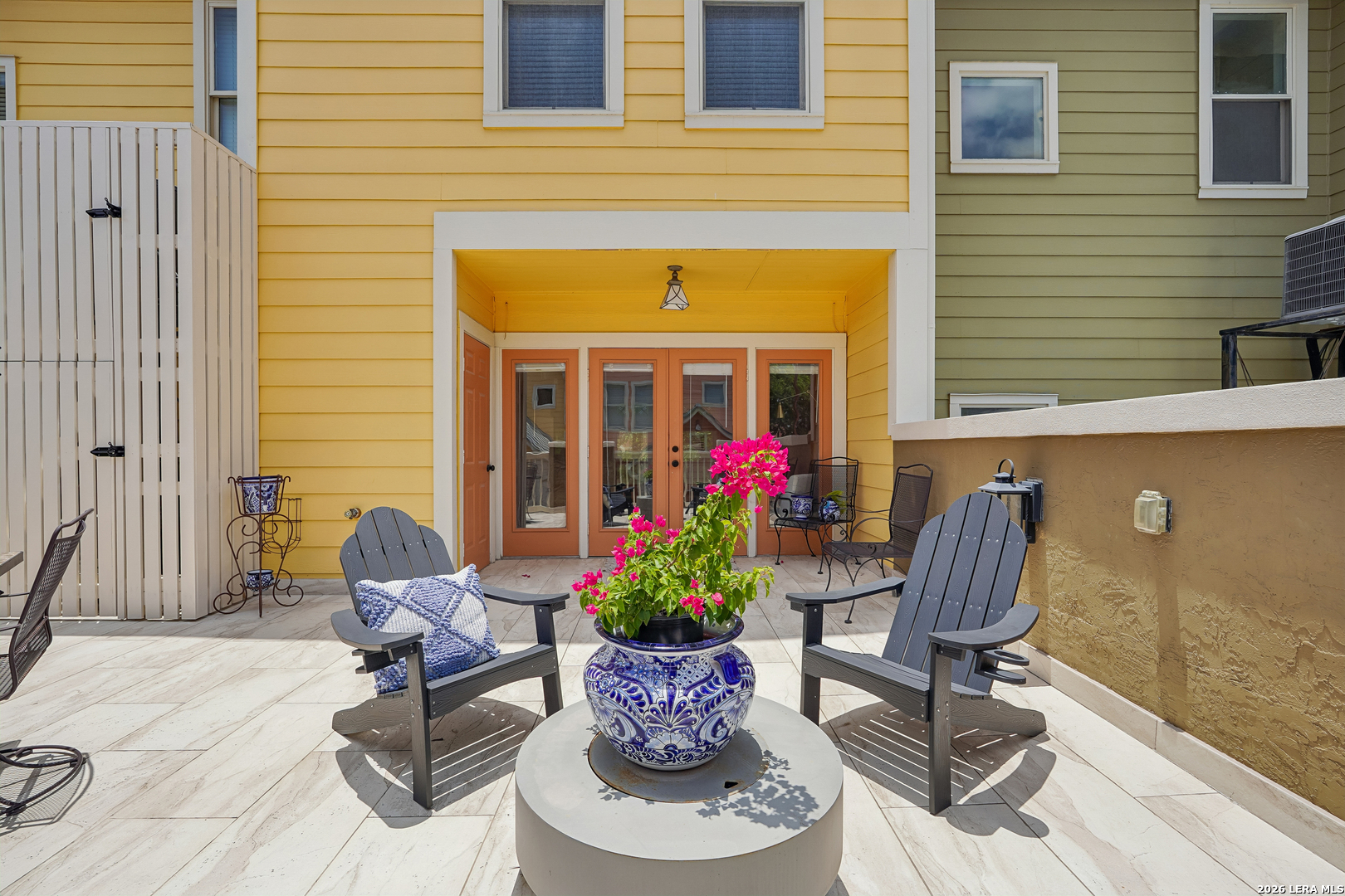 400 E GUENTHER ST Unit: 2202