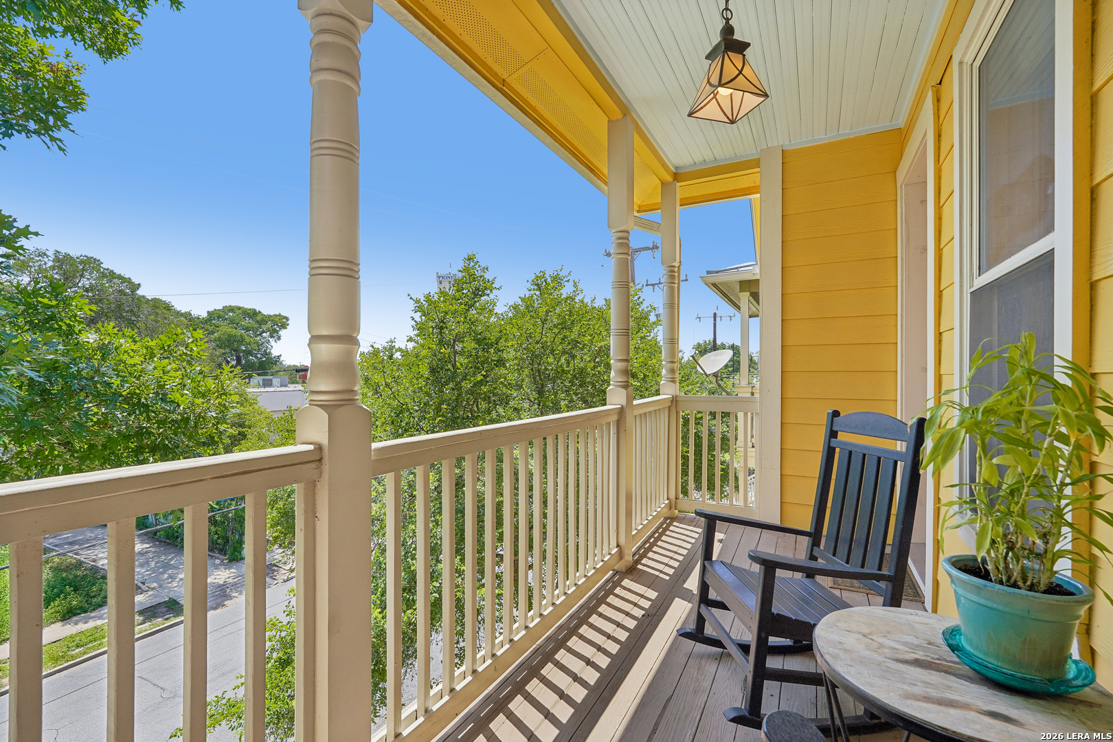 400 E GUENTHER ST Unit: 2202