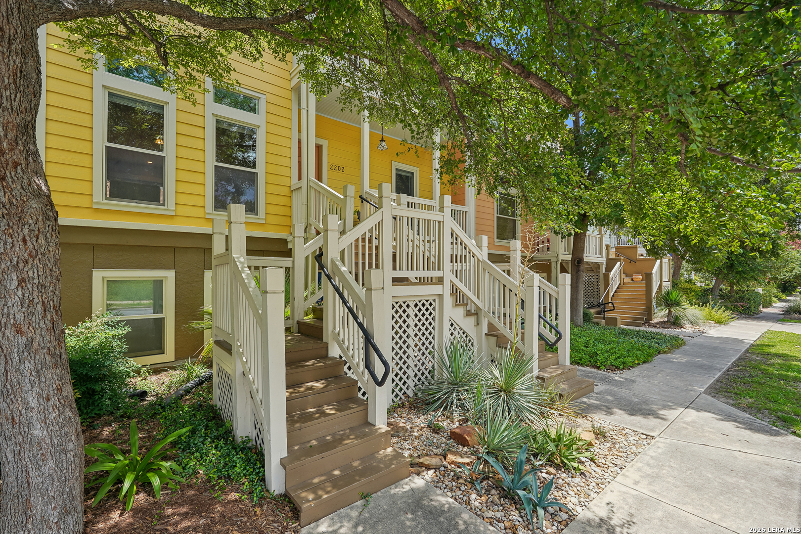 400 E GUENTHER ST Unit: 2202