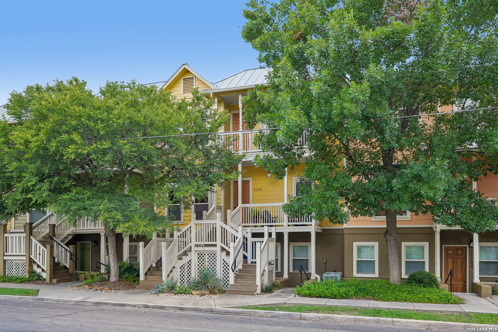 400 E GUENTHER ST Unit: 2202