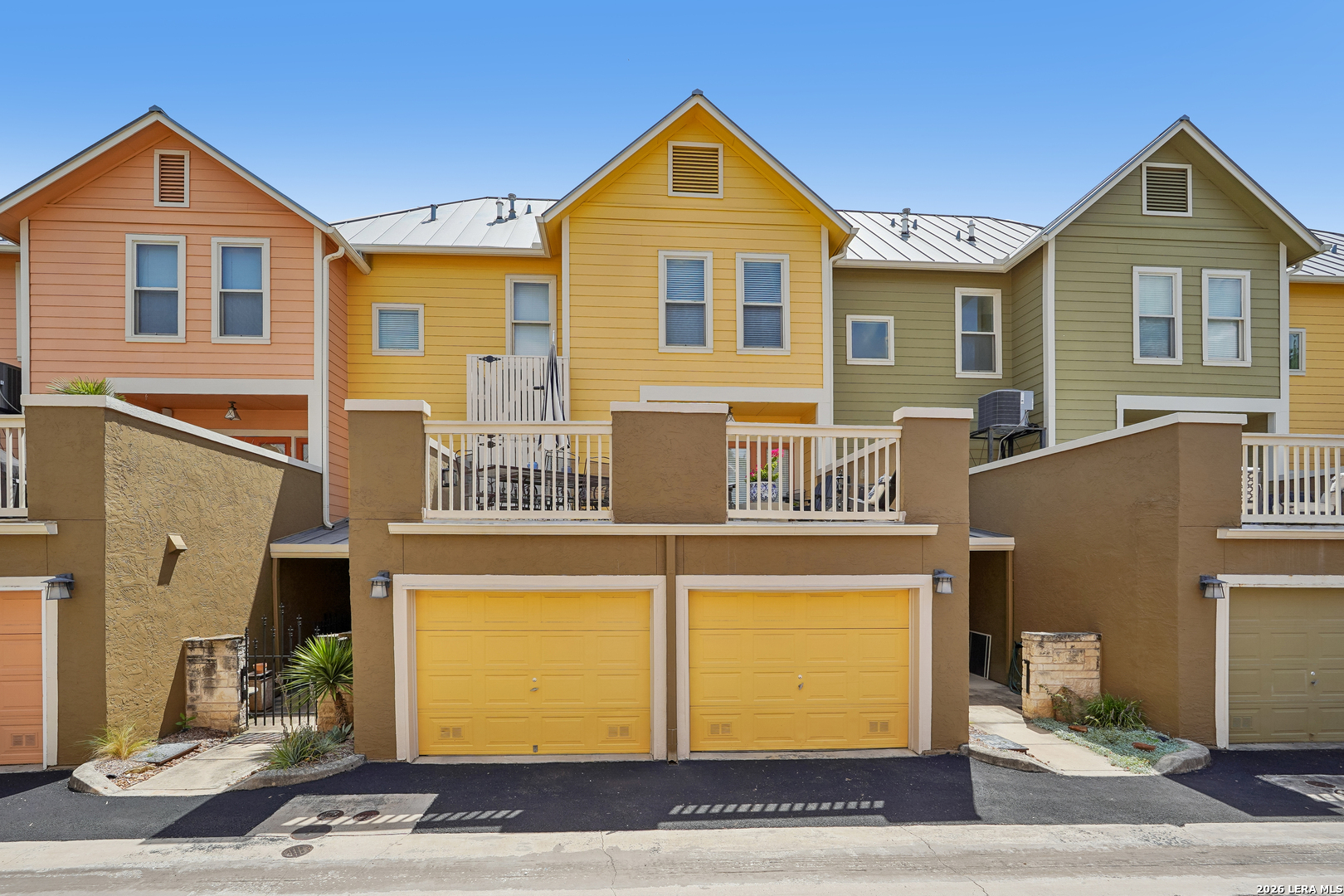 400 E GUENTHER ST Unit: 2202