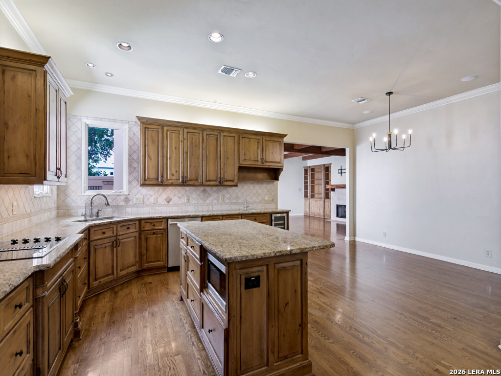 502 SHERATON DR