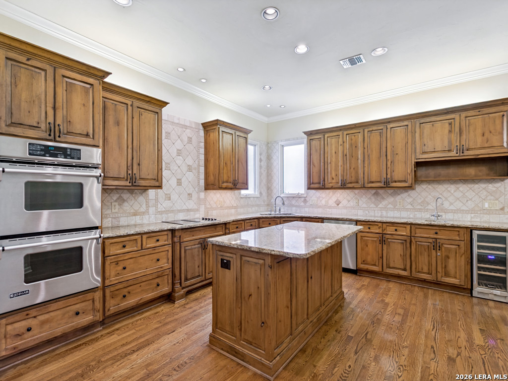 502 SHERATON DR