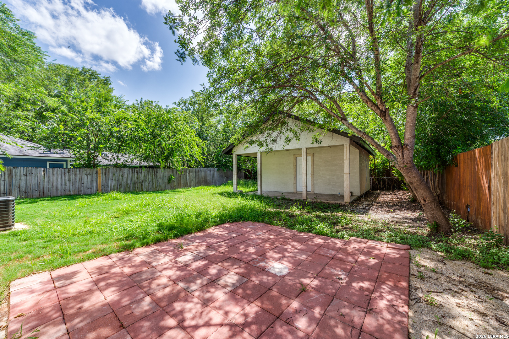 651 N SAN AUGUSTINE AVE