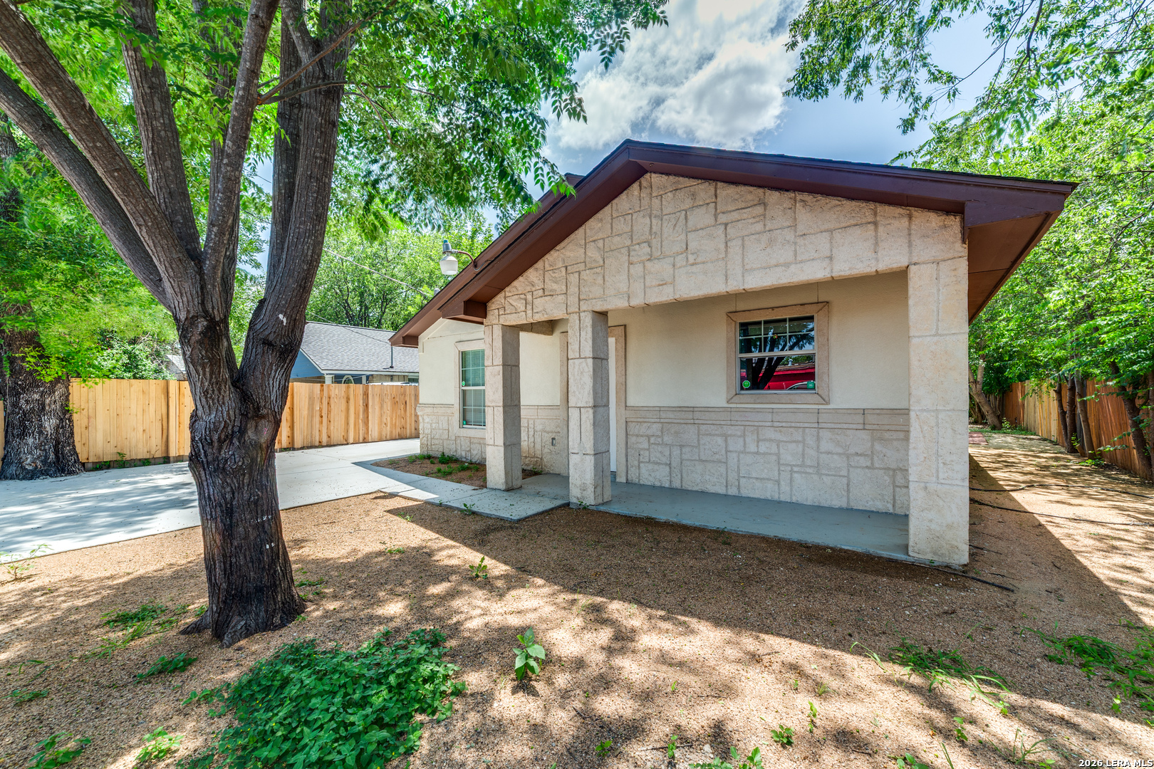 651 N SAN AUGUSTINE AVE