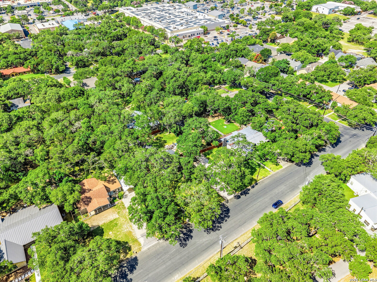 221 W HIGHLAND DR