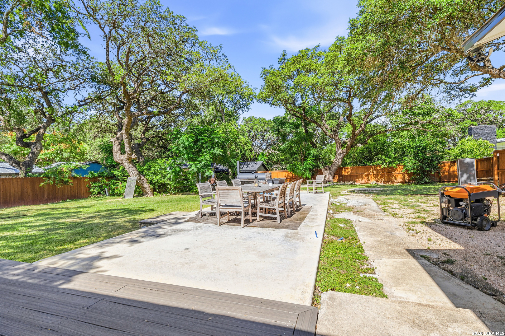 221 W HIGHLAND DR
