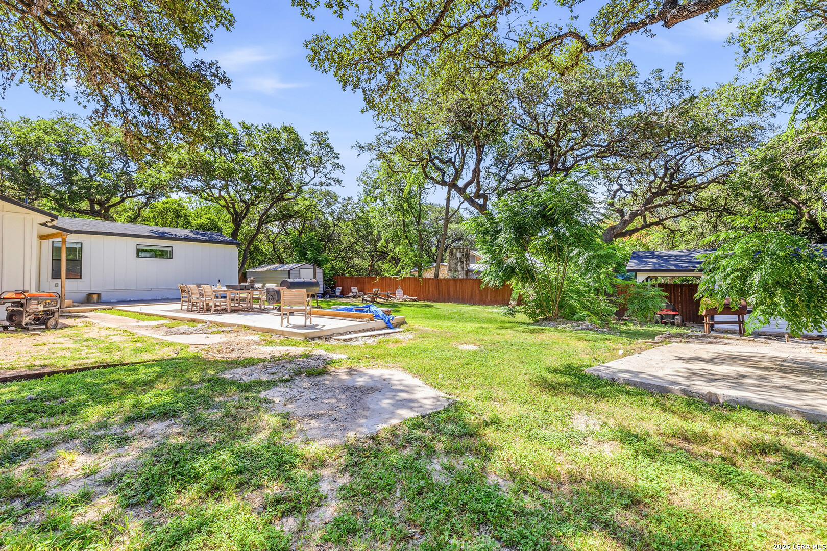 221 W HIGHLAND DR