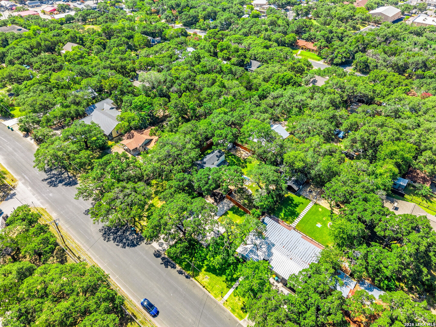 221 W HIGHLAND DR
