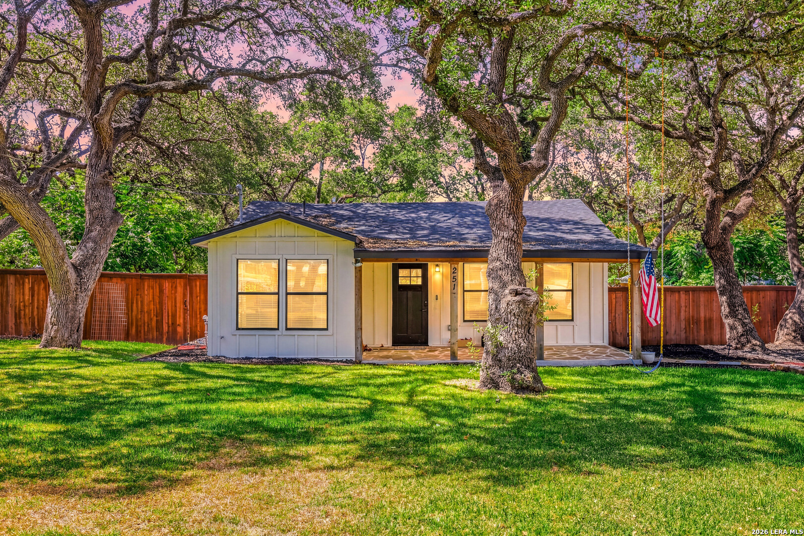 221 W HIGHLAND DR