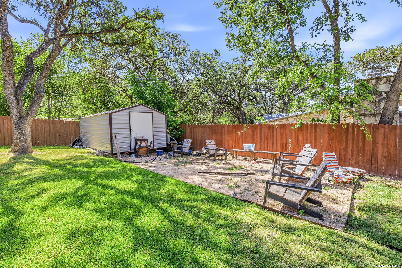 221 W HIGHLAND DR