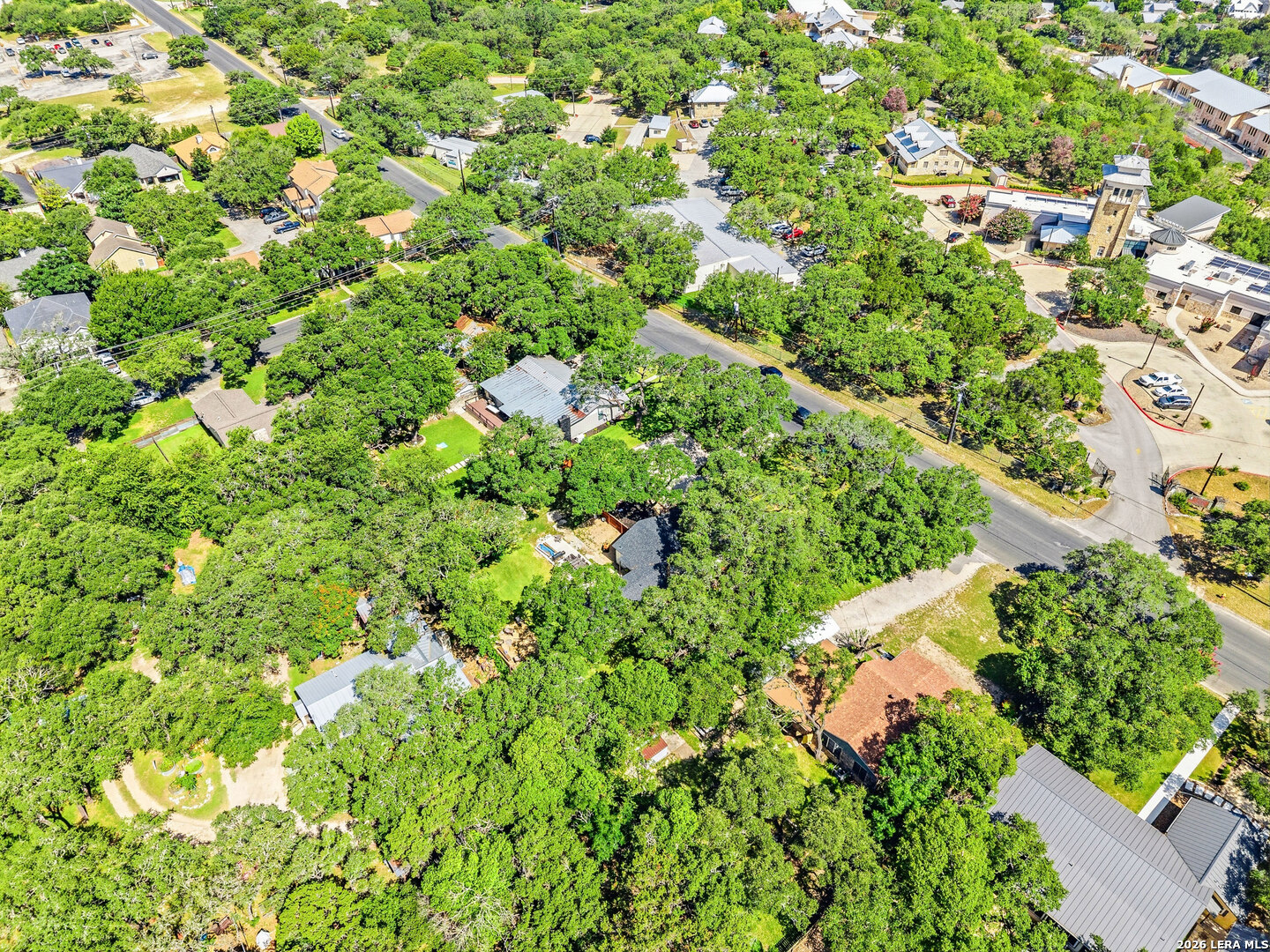 221 W HIGHLAND DR