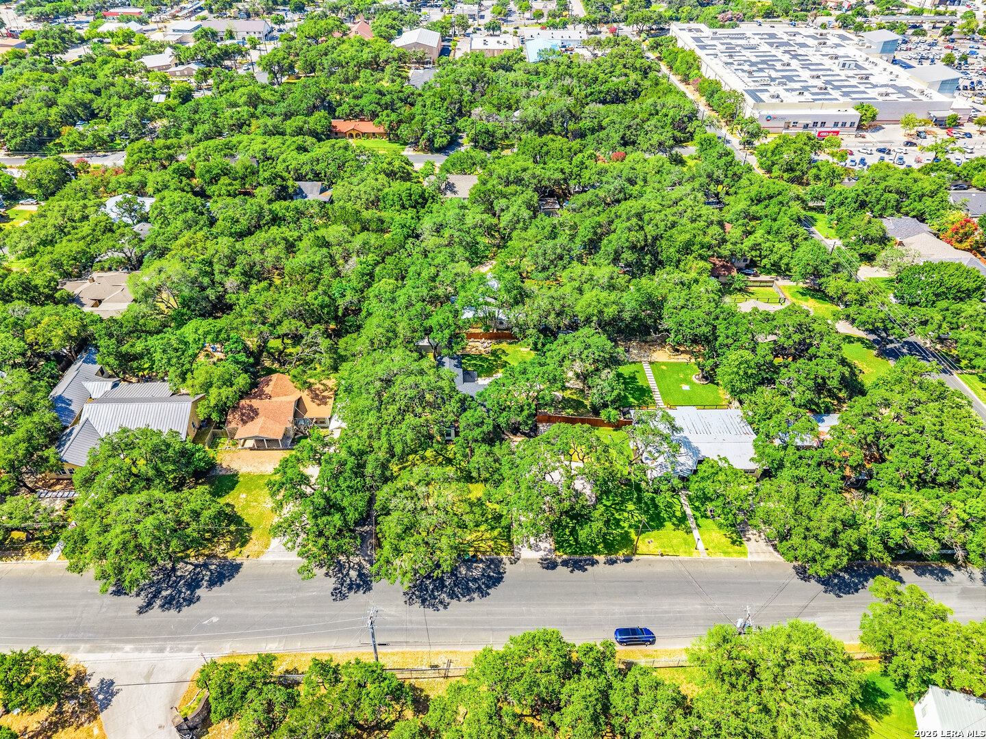 221 W HIGHLAND DR