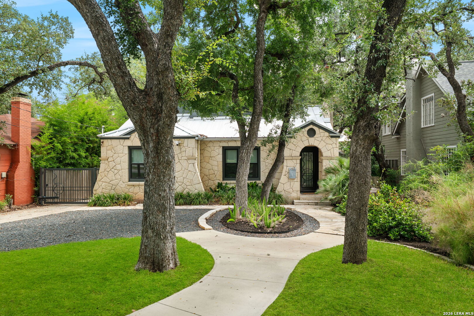 258 TUXEDO AVE