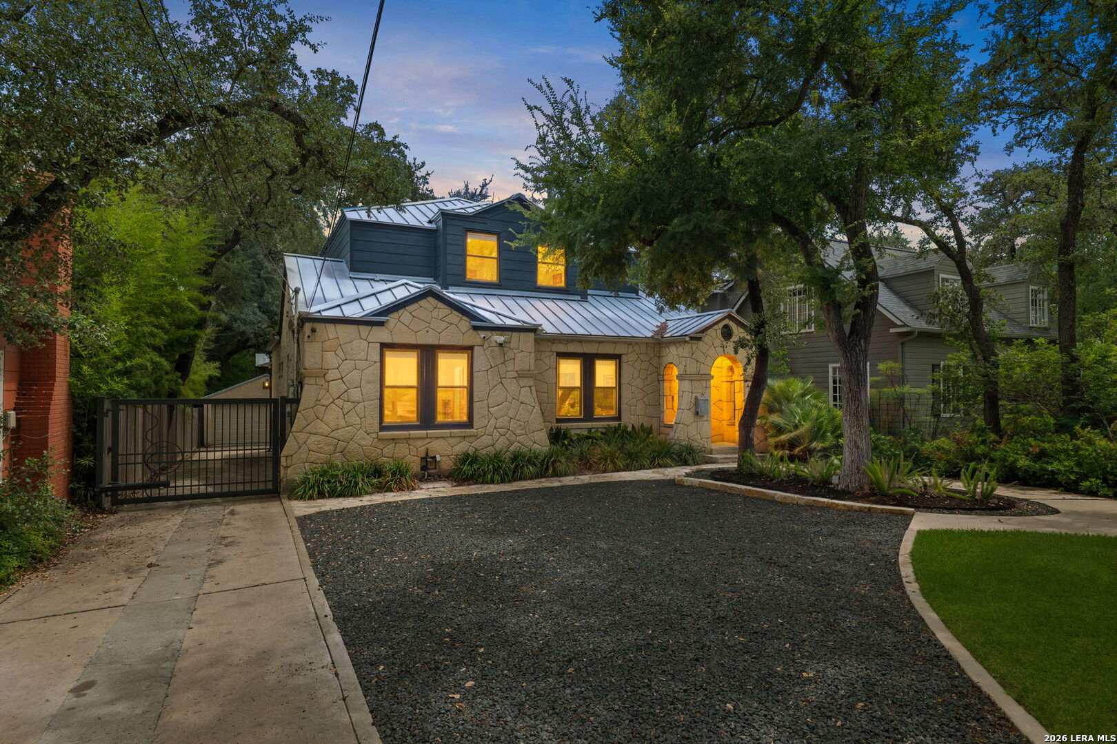 258 TUXEDO AVE