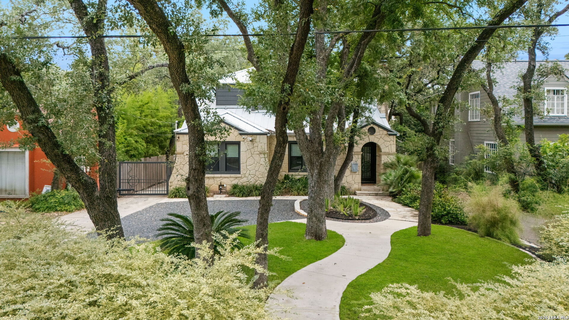 258 TUXEDO AVE