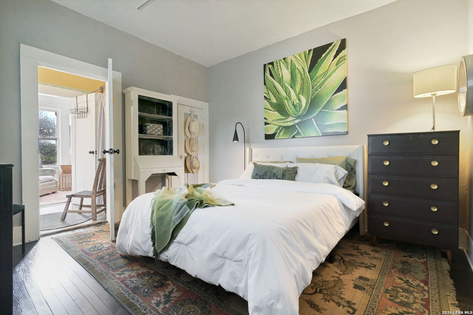 200 Queen Anne Ct Unit: 200B