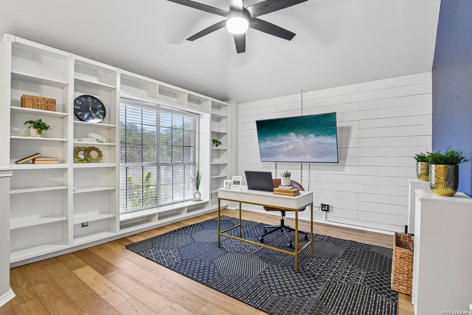 232 CORDERO DR