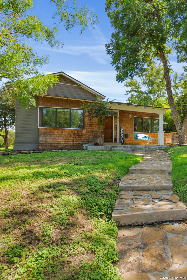 201 CHICHESTER PL