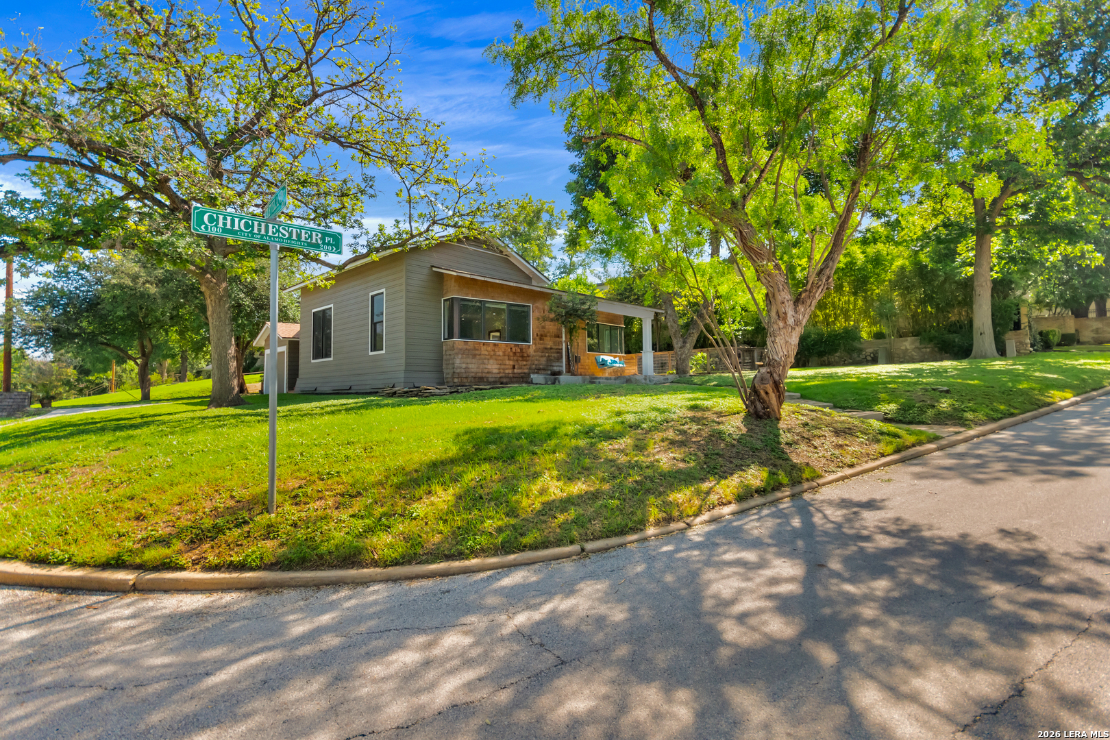 201 CHICHESTER PL
