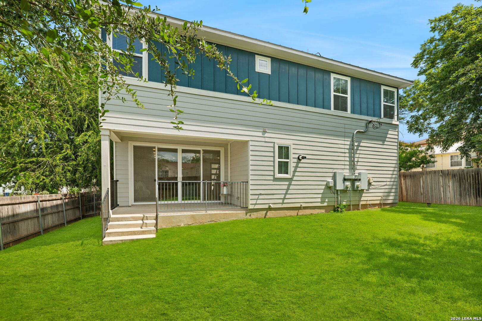 202 CLAREMONT AVE Unit: 102