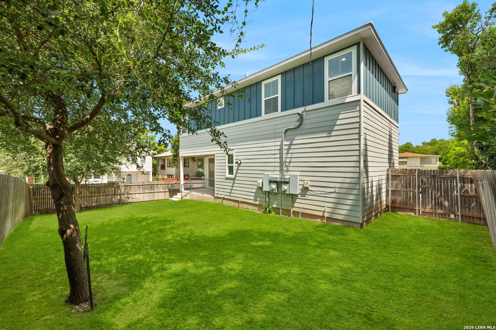 202 CLAREMONT AVE Unit: 102