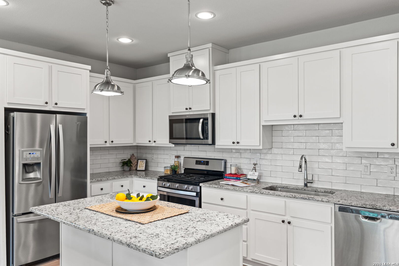 202 CLAREMONT AVE Unit: 102