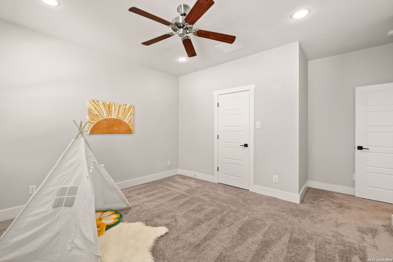 202 CLAREMONT AVE Unit: 102