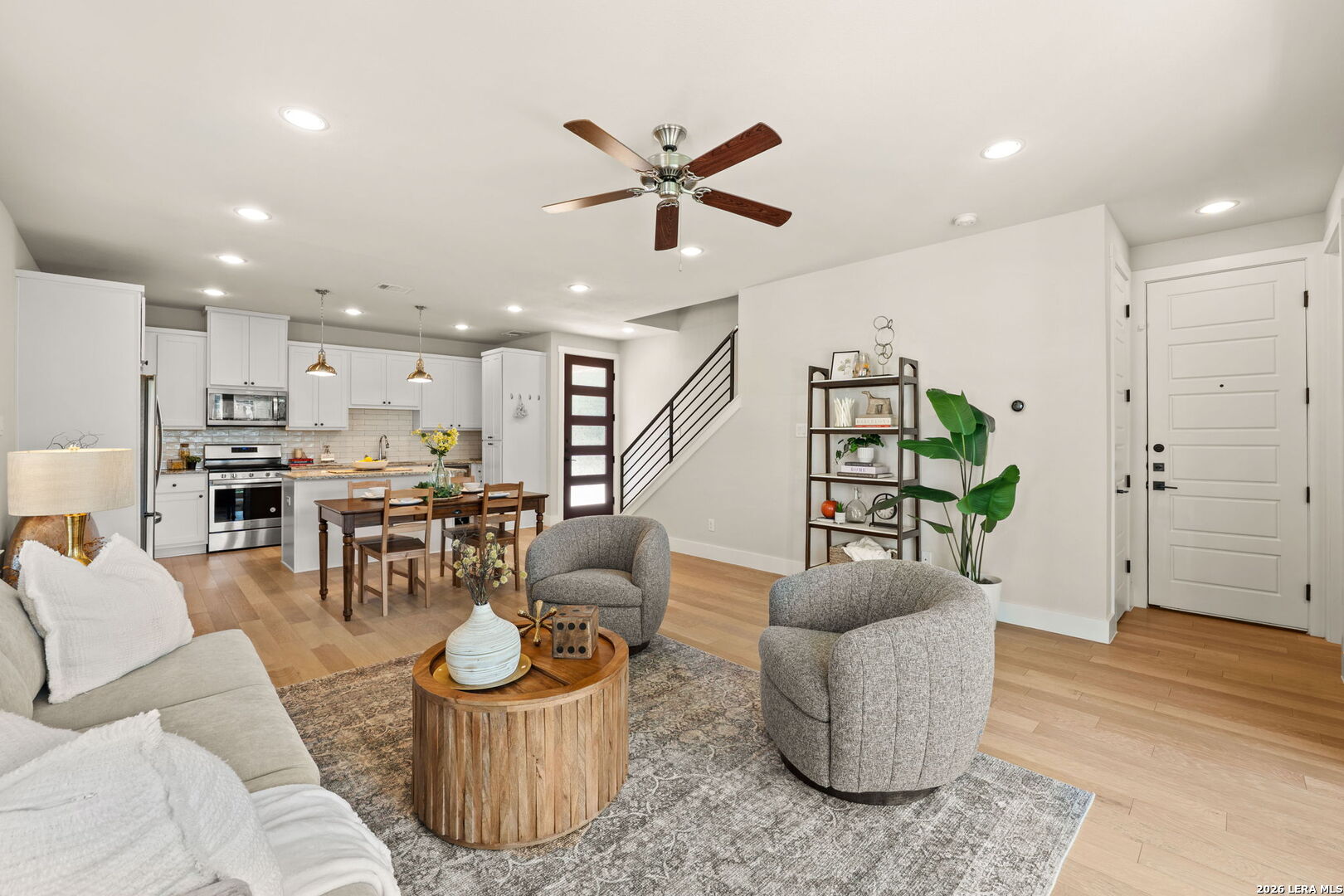 202 CLAREMONT AVE Unit: 102