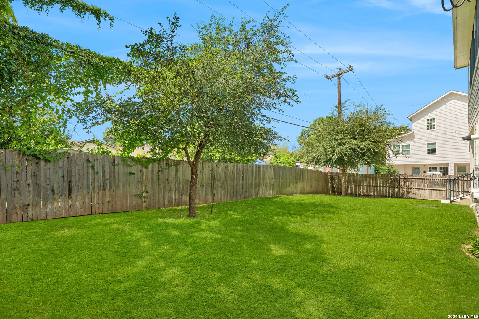 202 CLAREMONT AVE Unit: 102