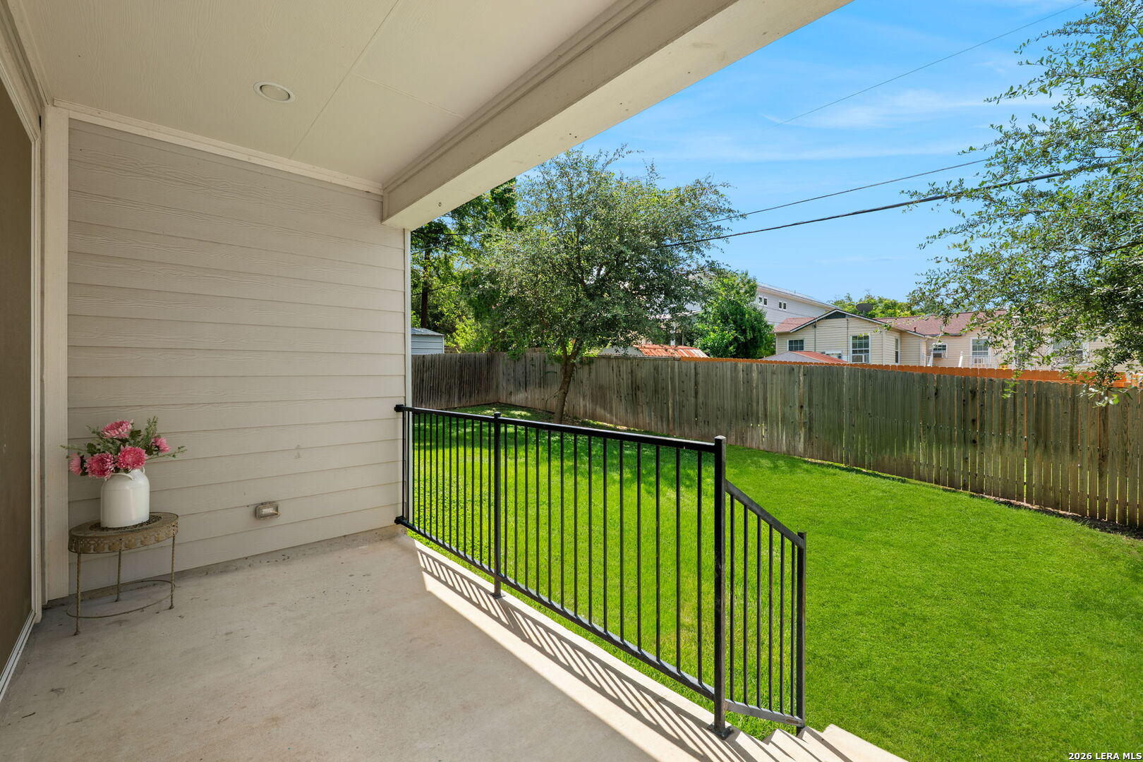 202 CLAREMONT AVE Unit: 102