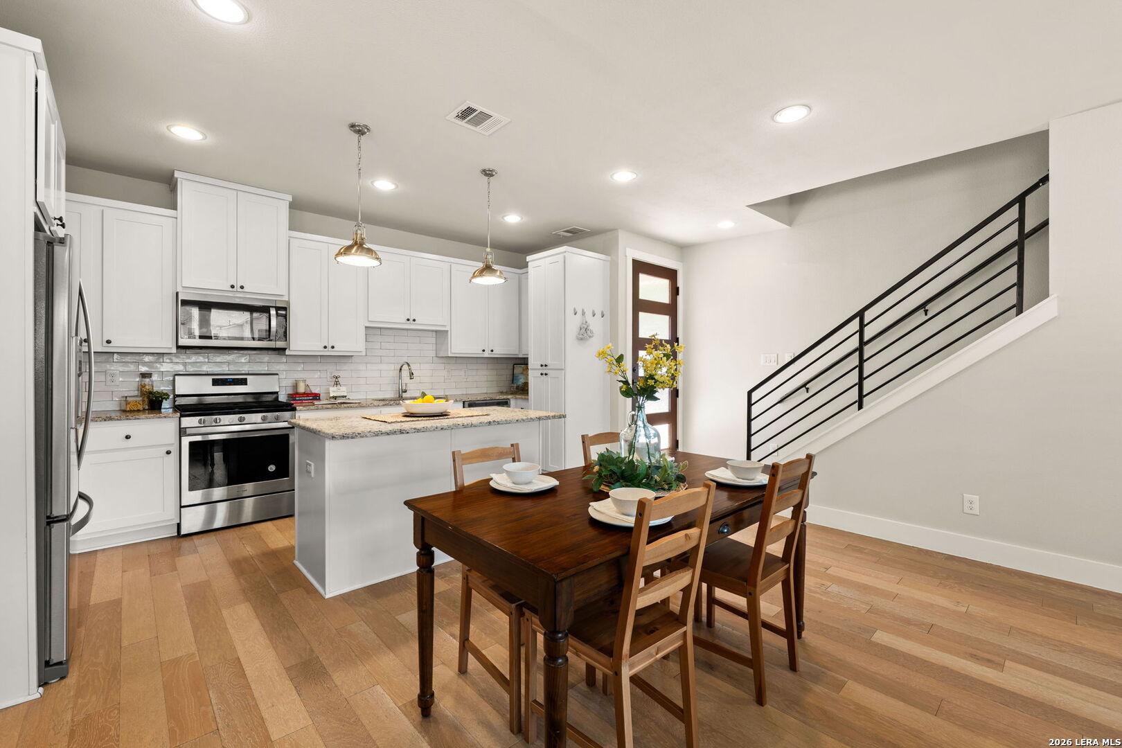 202 CLAREMONT AVE Unit: 102