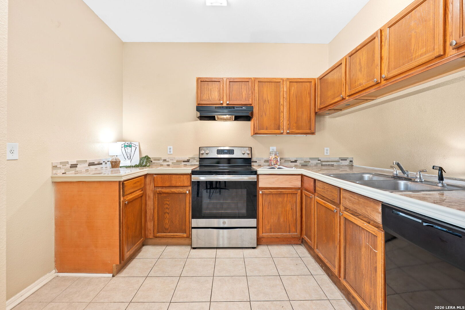 1803 Red Elm