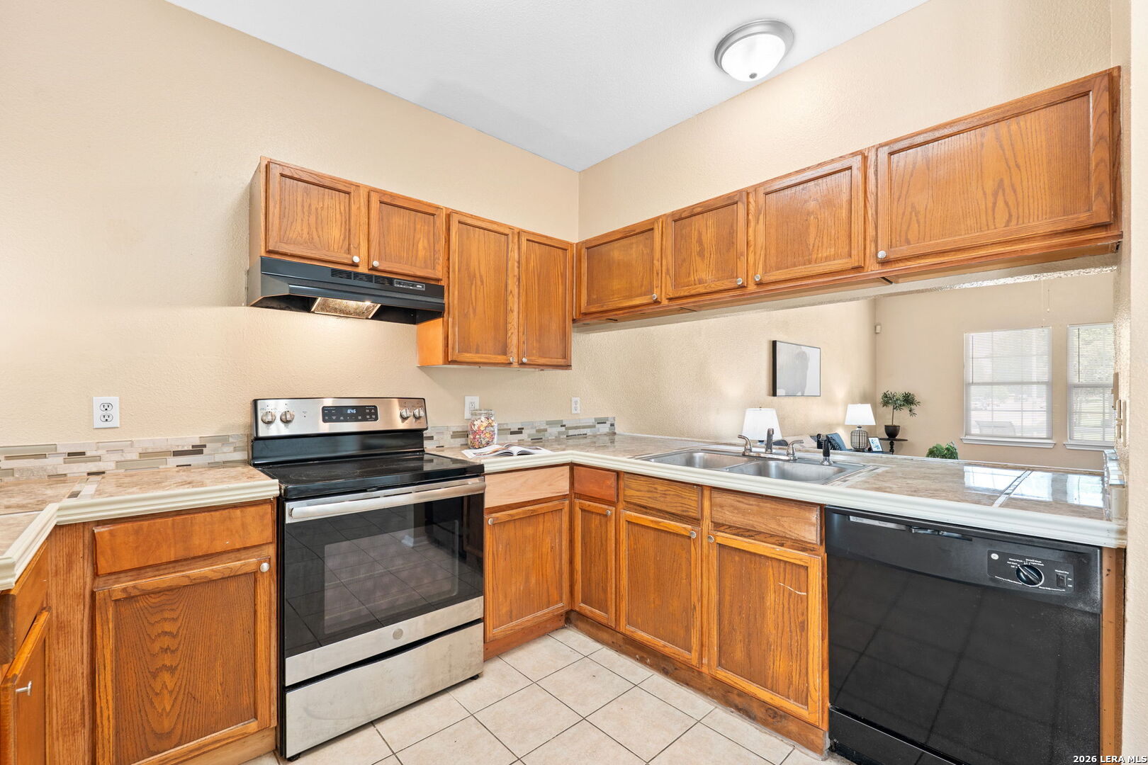 1803 Red Elm