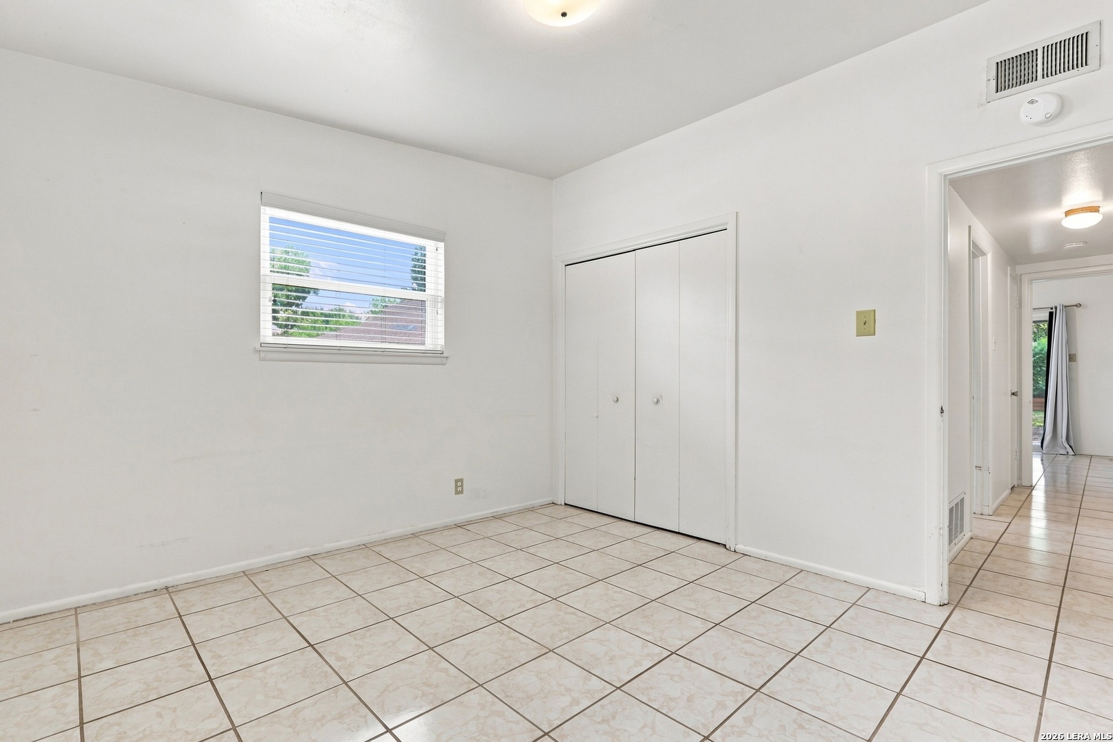 3220 URBAN CREST DR