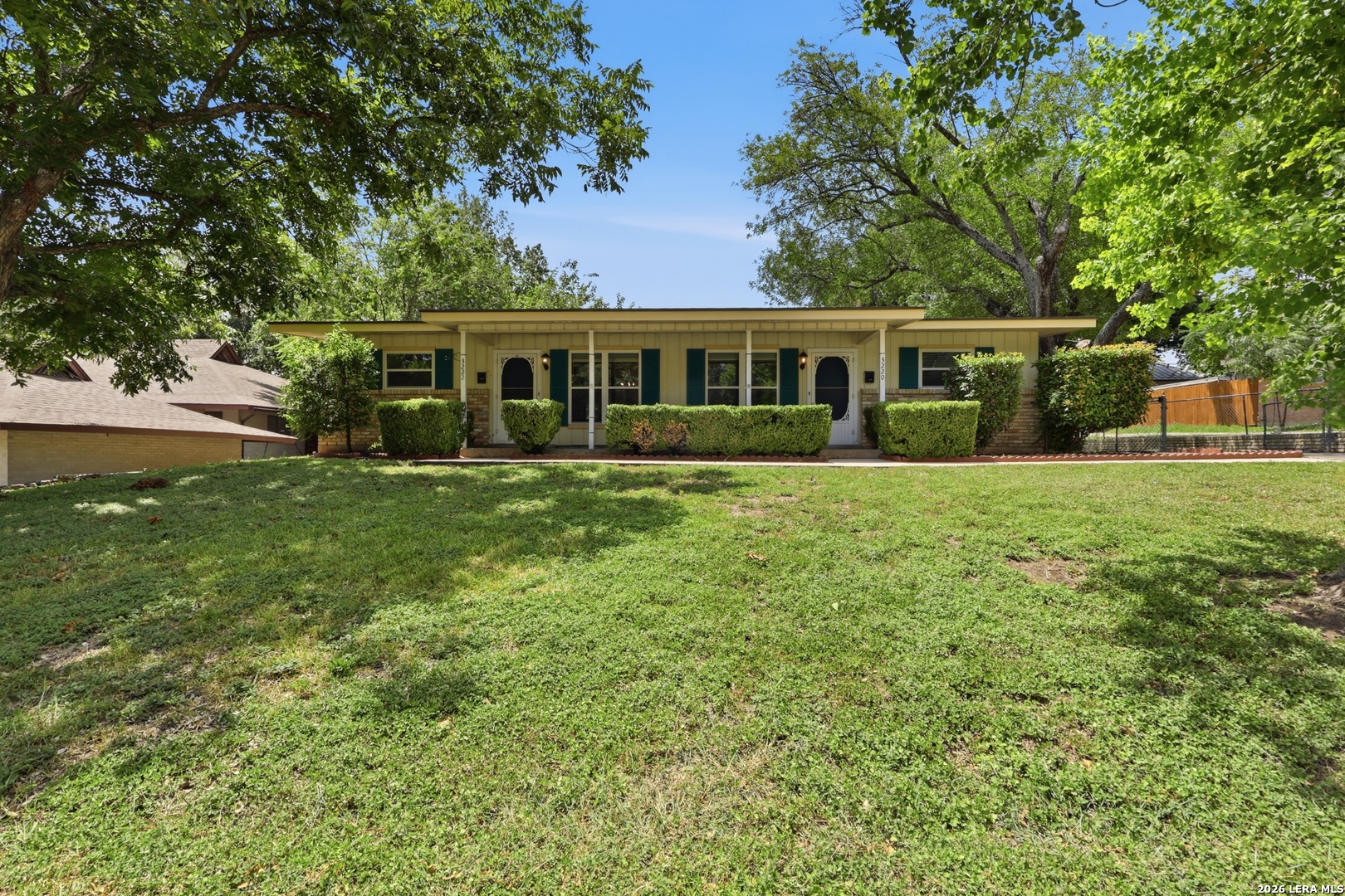 3220 URBAN CREST DR